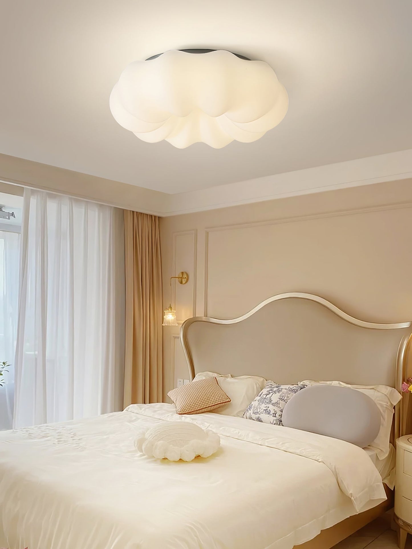 LuxeKumo - Ceiling Light with Subtle Japanese Design and Warm Light Distribution