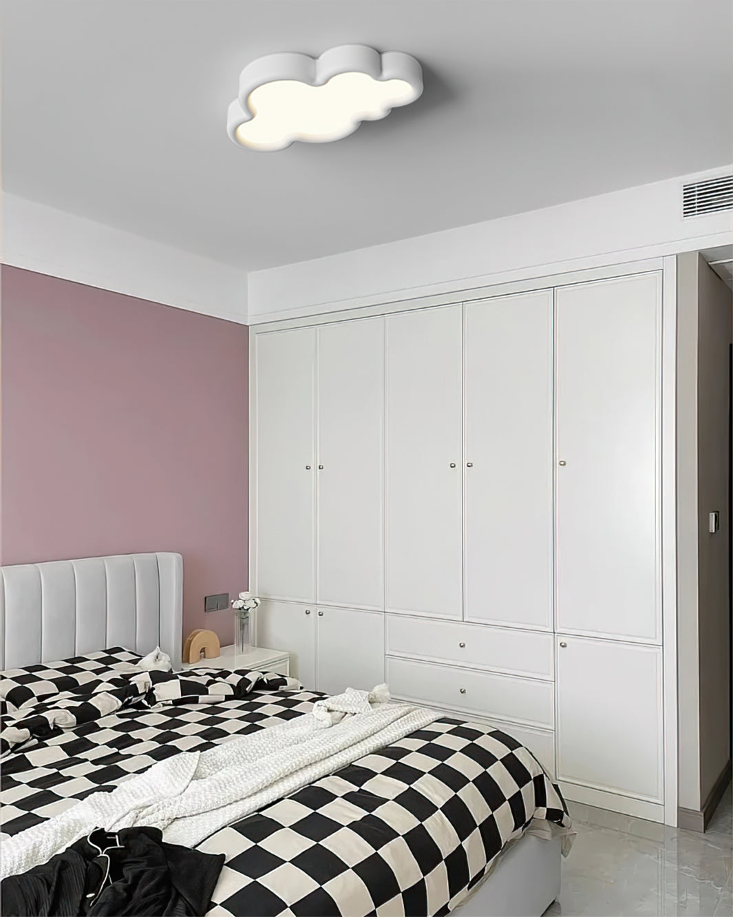 LuxeCrown - Ceiling Light with Queen Style and Subtle Lighting