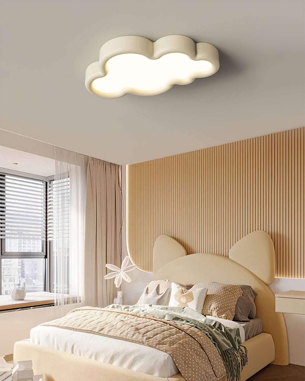 LuxeCrown - Ceiling Light with Queen Style and Subtle Lighting