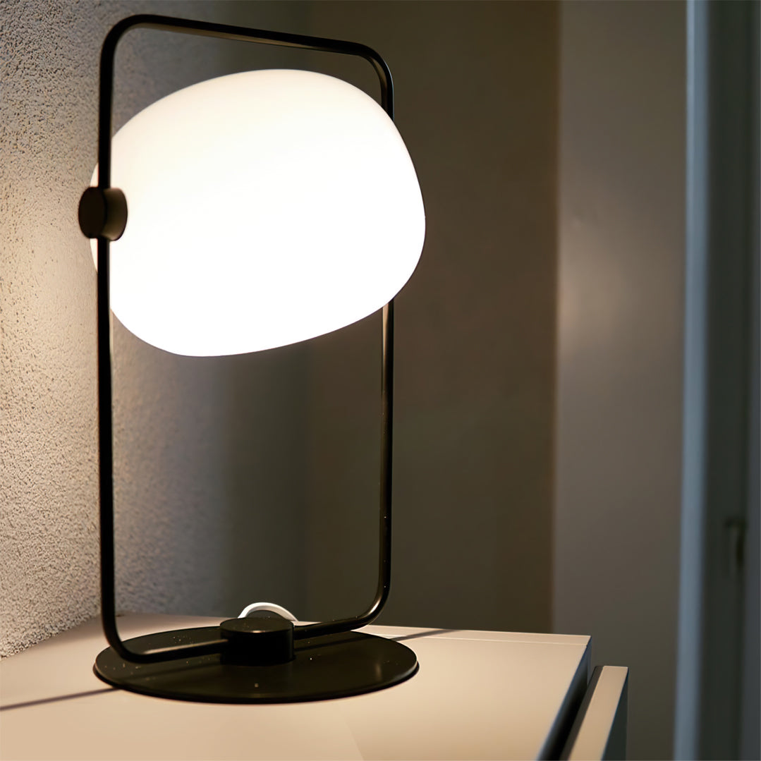 VividBeam – Lampe de table en verre au design élégant