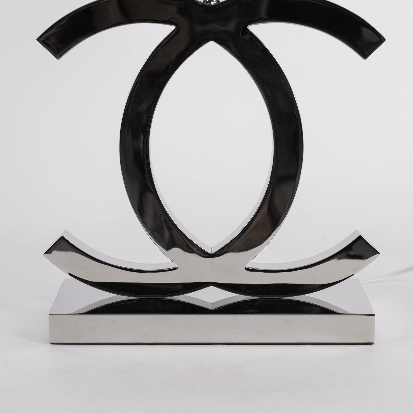 ShimmerLux - Scandinavian Style Table Lamp in Steel