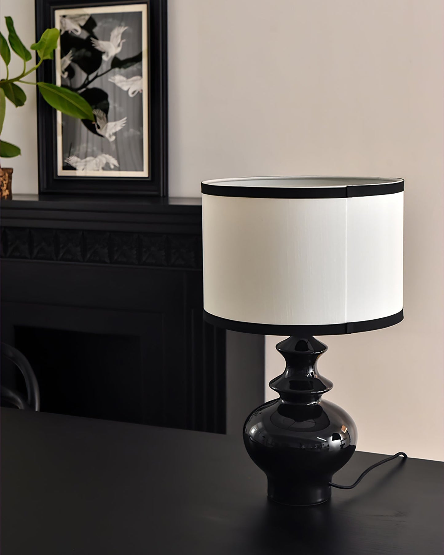 JarrigeLicht - Table Lamp with Vintage Inspired Shape and Subtle Lighting