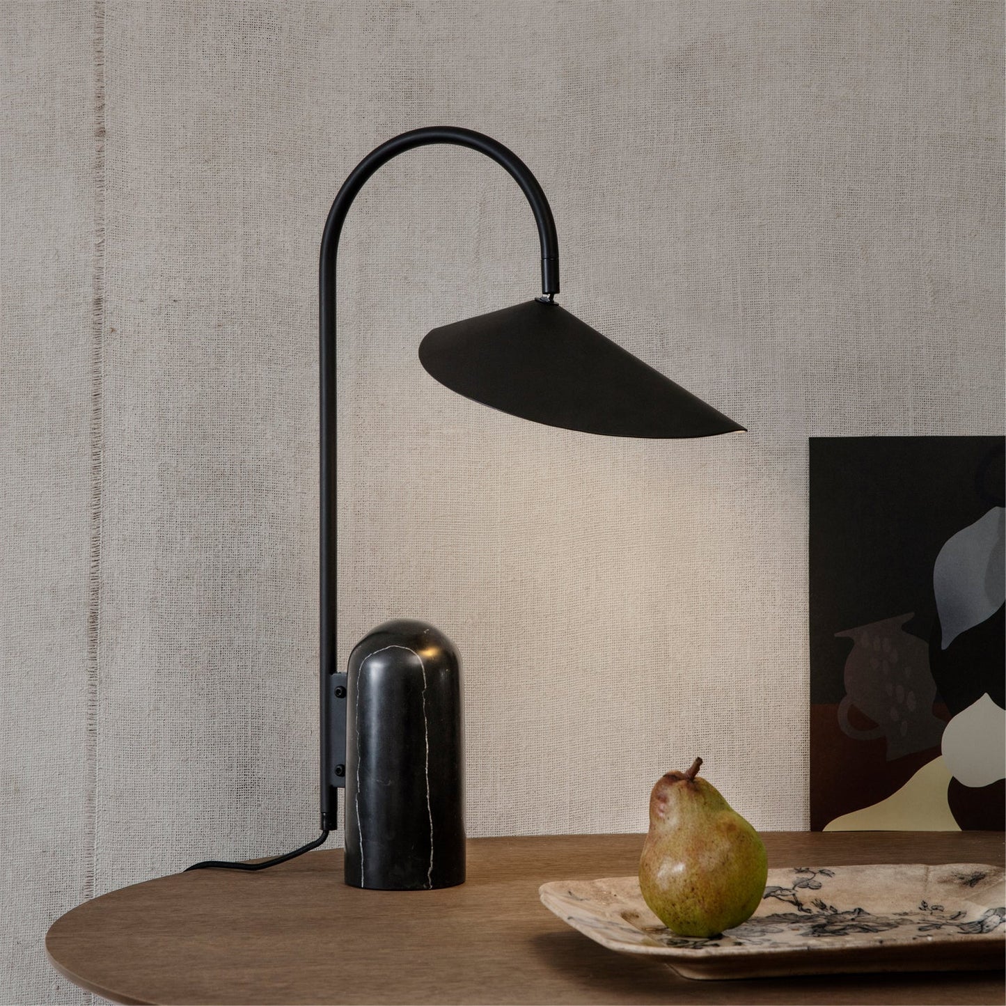 LeafArch - Elegant Adjustable Table Lamp