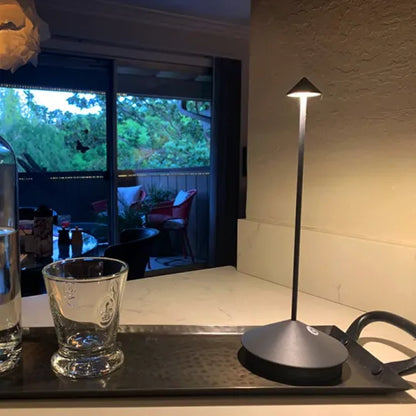 Nordisk design LED stearinlys bordlampe - vandtæt dæmpbar