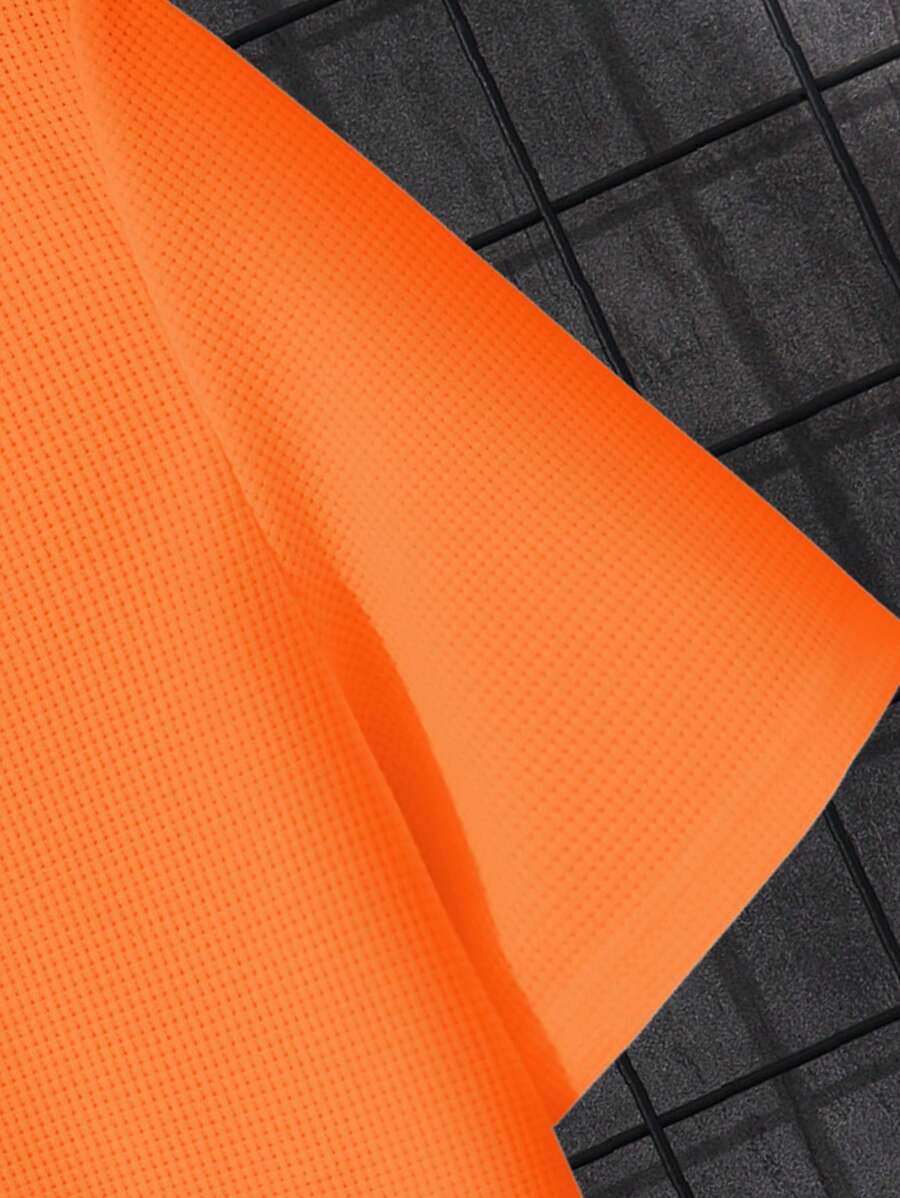 Orange herre T-shirt med hakket hals