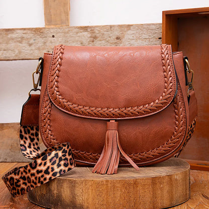 Remedios – Small Ladies' Shoulder Bag with Tassel Decoration