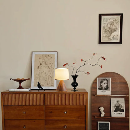 LuxeAmalia - Table Lamp with Stylish Base and Soft Lighting