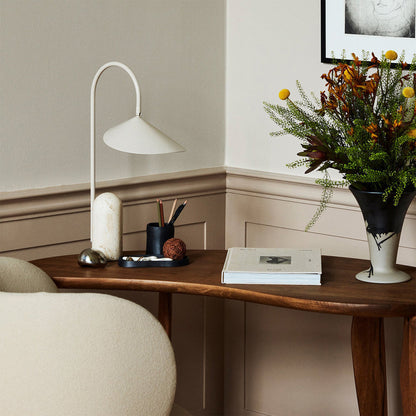 LeafArch - Elegant Adjustable Table Lamp