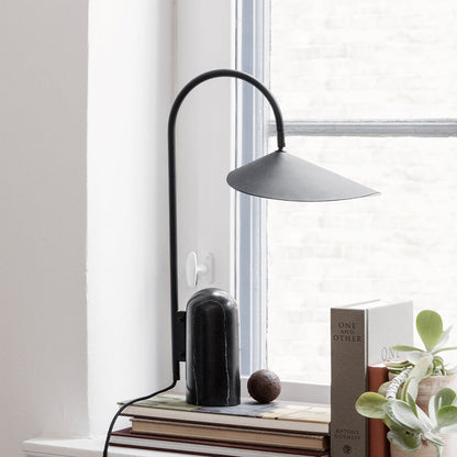 LeafArch - Elegant Adjustable Table Lamp