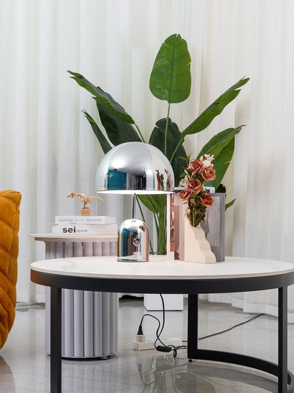 Lampe de table inspirée par une cloche