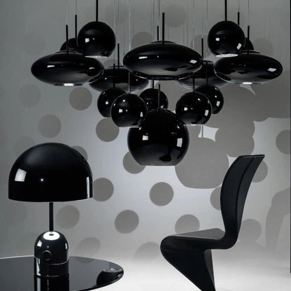 Lampe de table inspirée par une cloche