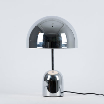 Lampe de table inspirée par une cloche