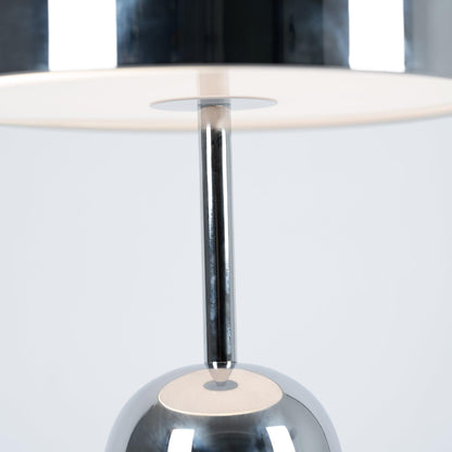 Lampe de table inspirée par une cloche