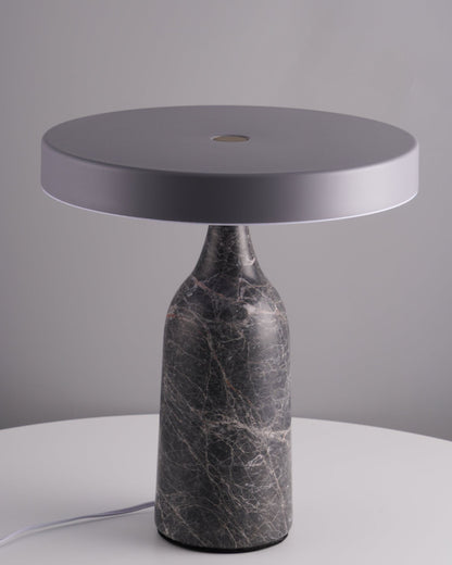 LuxeEddy - Bordlampe med elegant design og subtil lysfordeling