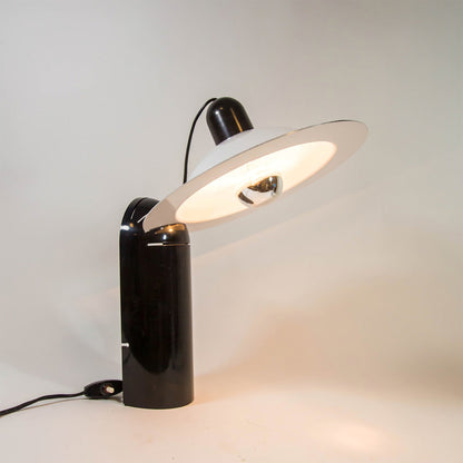 VersaLume – Lampe de table avec abat-jour réglable
