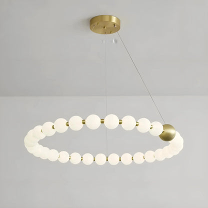 EleganceOrb - Stilvoller Kronleuchter in Perlenform