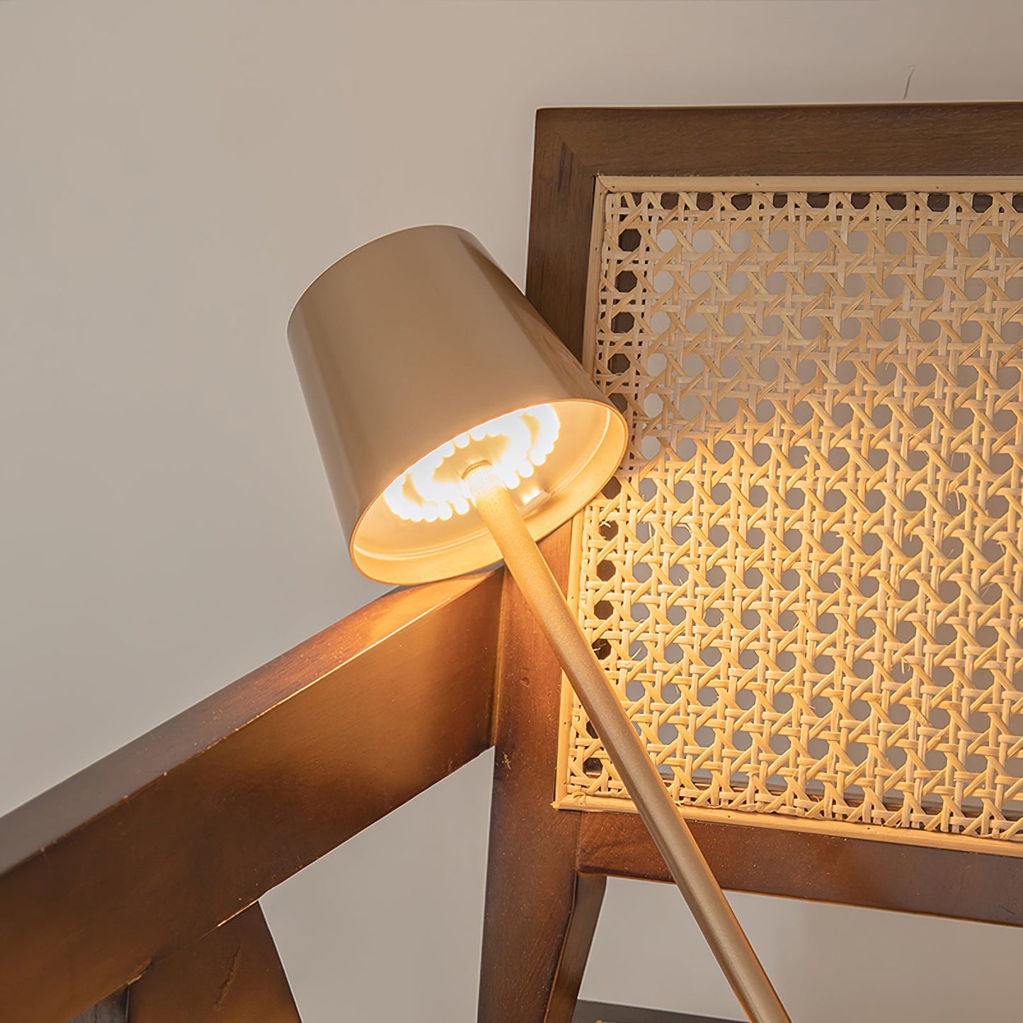 LumoPold - Rechargeable LED Table Lamp
