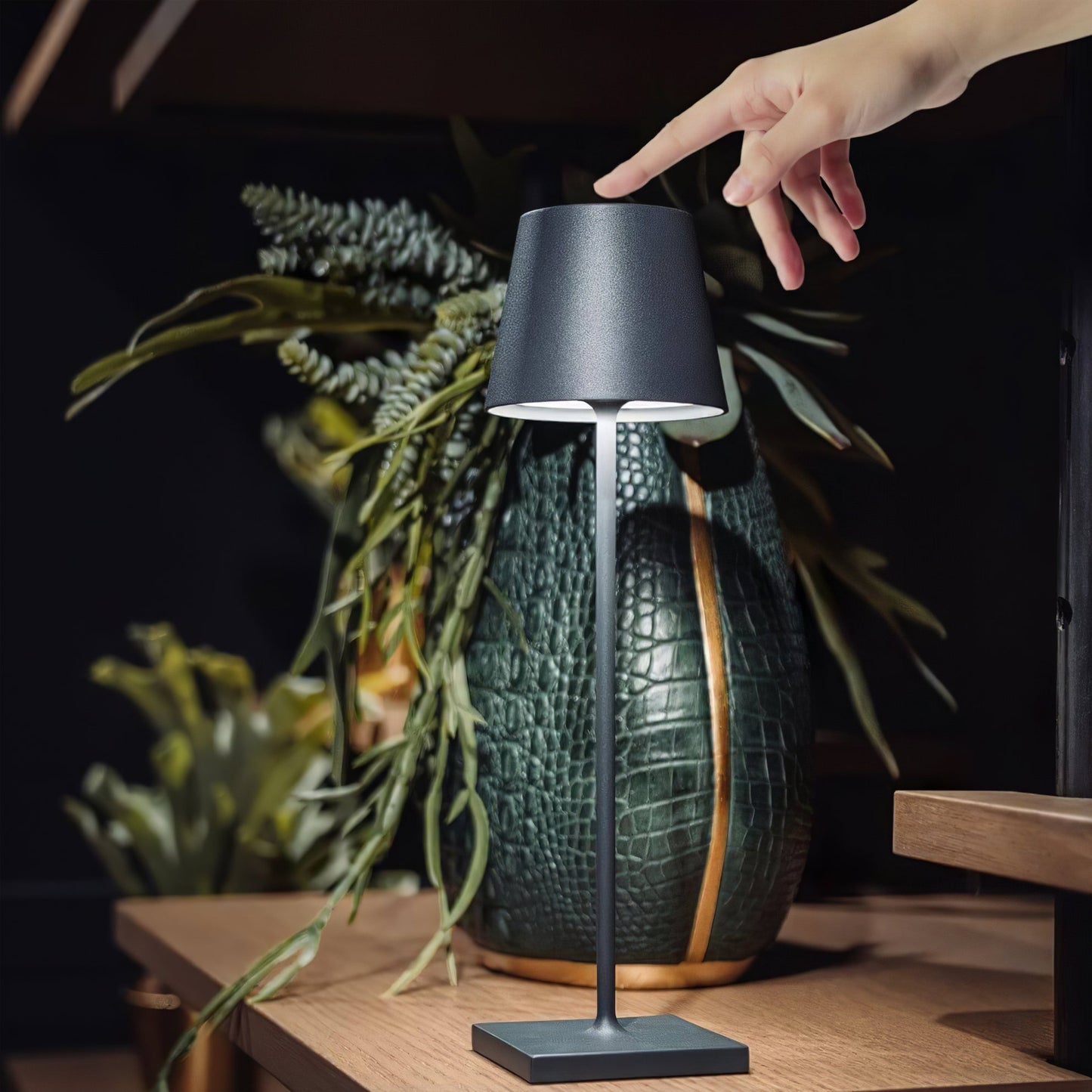 LumoPold - Rechargeable LED Table Lamp