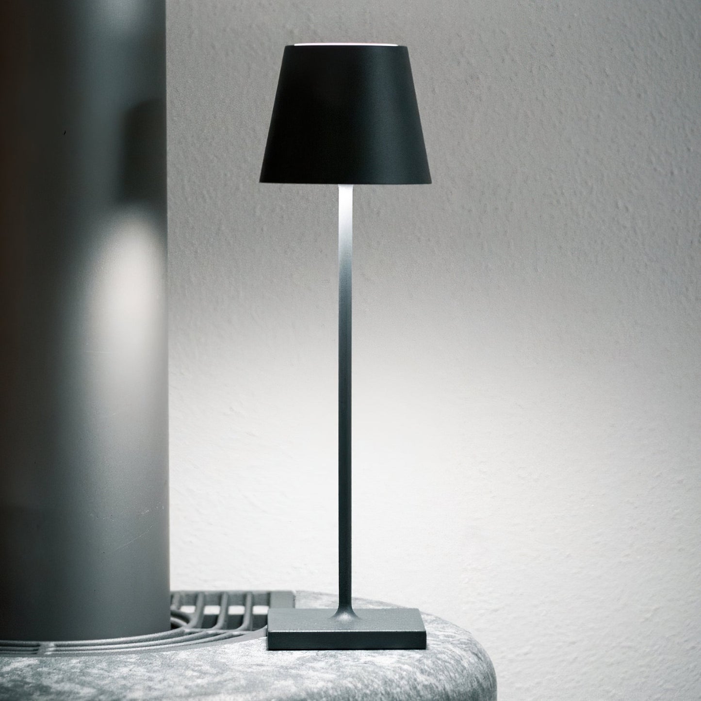 LumoPold - Rechargeable LED Table Lamp