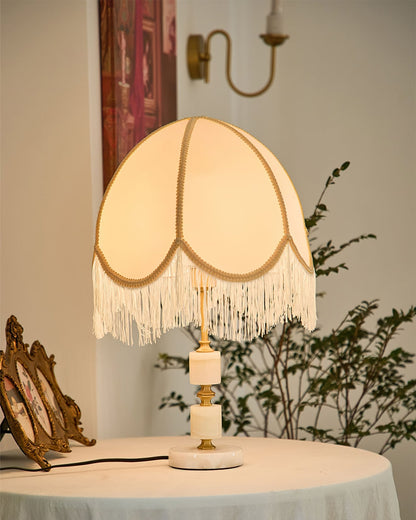 RusticGlow – Bordlampe med kvastdetalje og marmorfod