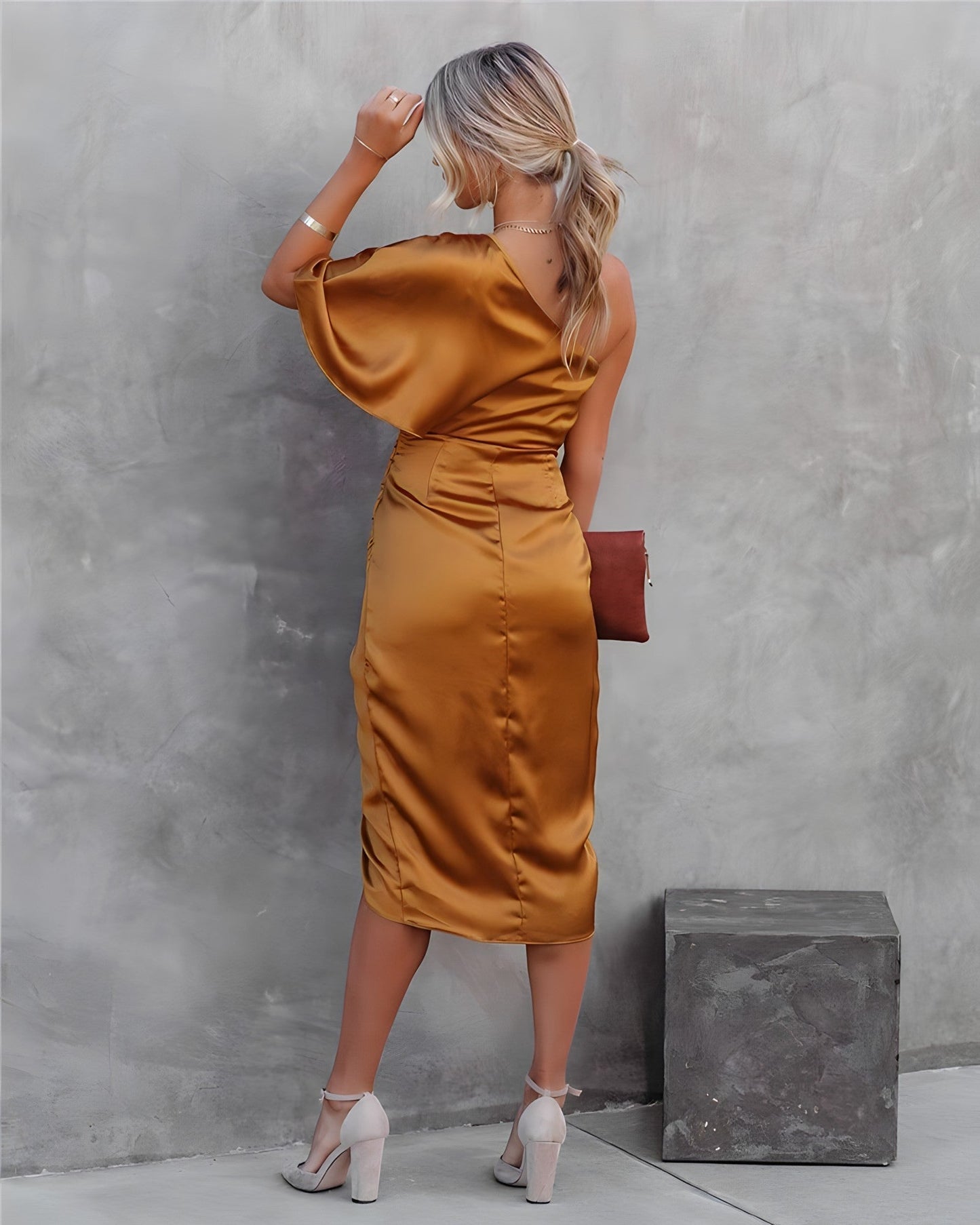 Belle robe de soirée en satin pour femmes – Jessa