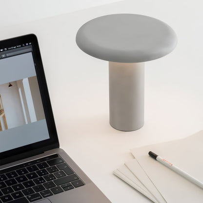 LumiLite – Minimalistisk bordlampe med USB-opladningsfunktion