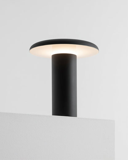 LumiLite – Minimalistisk bordlampe med USB-opladningsfunktion