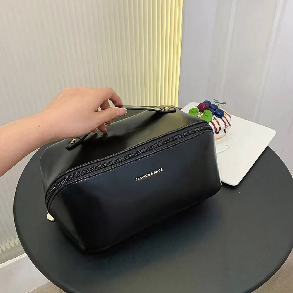 Trousse de beauté pour chaque voyage - spacieuse et élégante