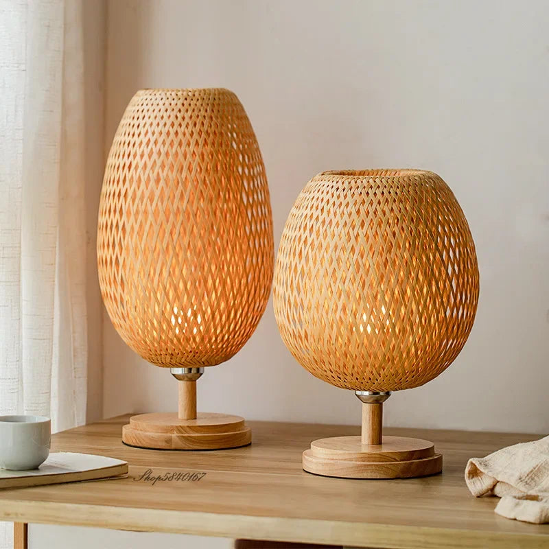 RusticGlow – Vintage bordlampe lavet af træ og metal