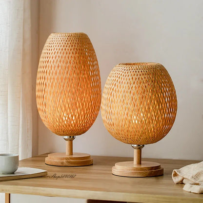 RusticGlow – Vintage bordlampe lavet af træ og metal