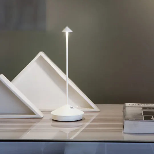 Nordisk design LED stearinlys bordlampe - vandtæt dæmpbar