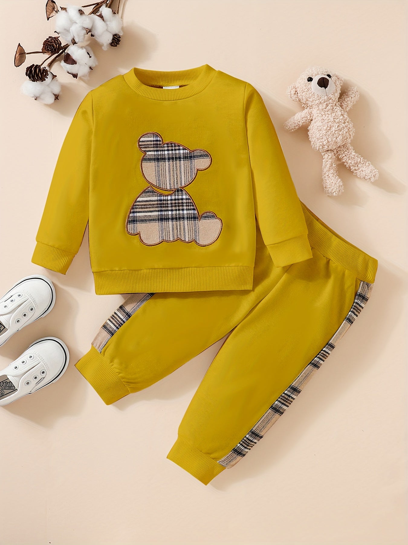 2-piece outfit - sweatshirt with bear embroidery and trousers - Paris