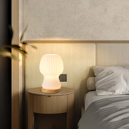 GlowFold – Foldet Glas Bordlampe med Træfod