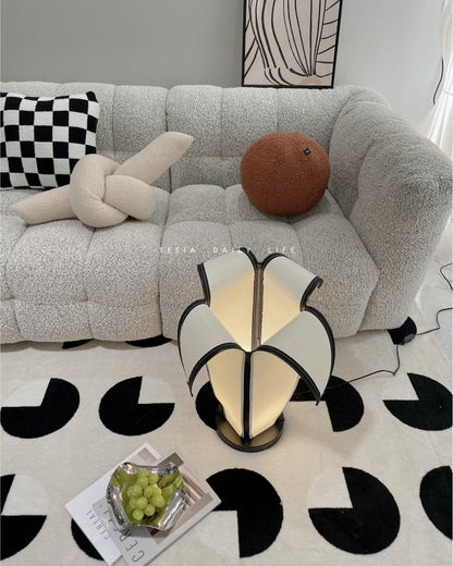 LuxeBanana - Table Lamp with Cheerful Banana Shape and Subtle Lighting