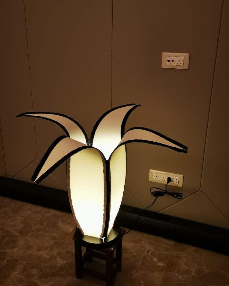 LuxeBanana - Table Lamp with Cheerful Banana Shape and Subtle Lighting