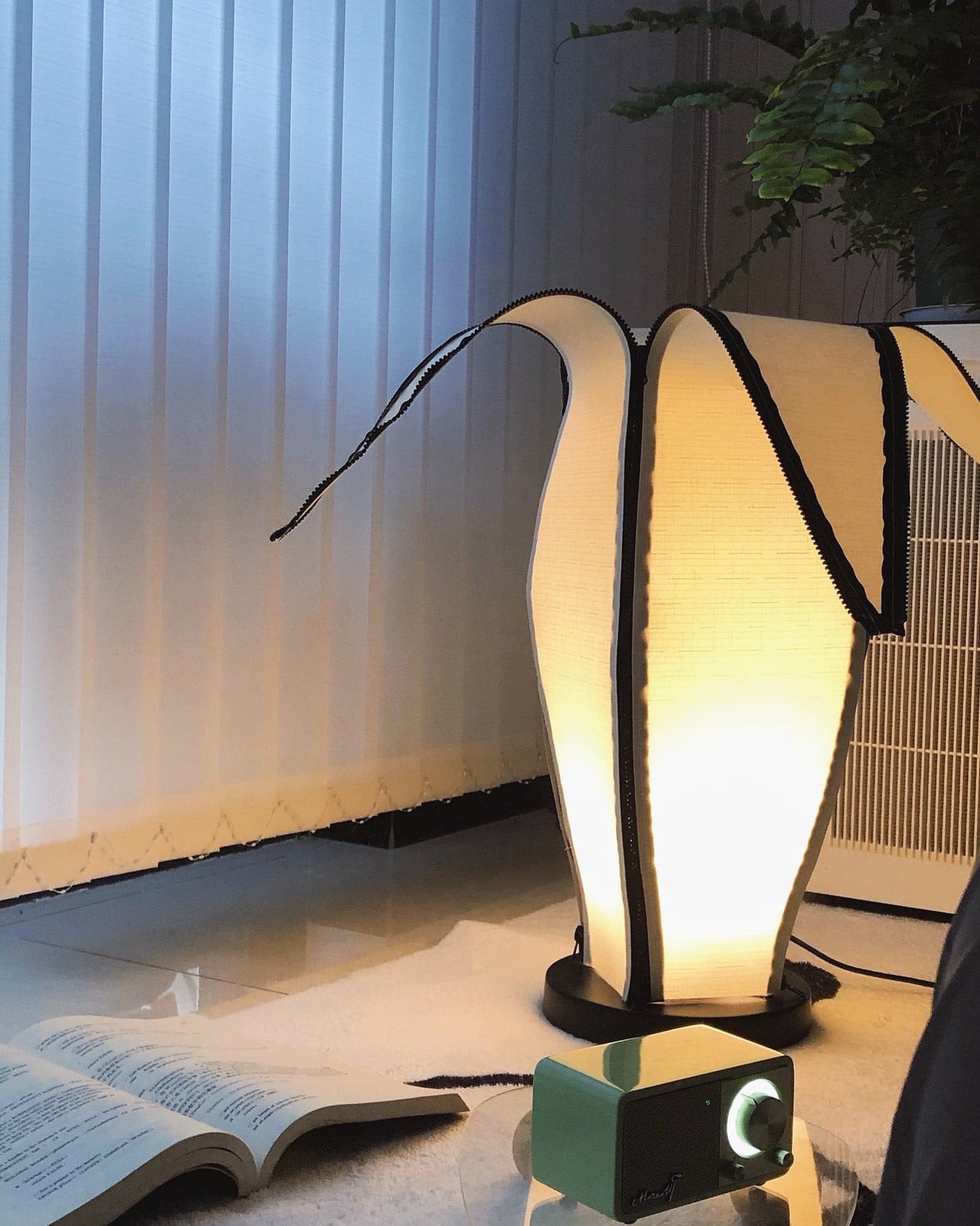 LuxeBanana - Table Lamp with Cheerful Banana Shape and Subtle Lighting