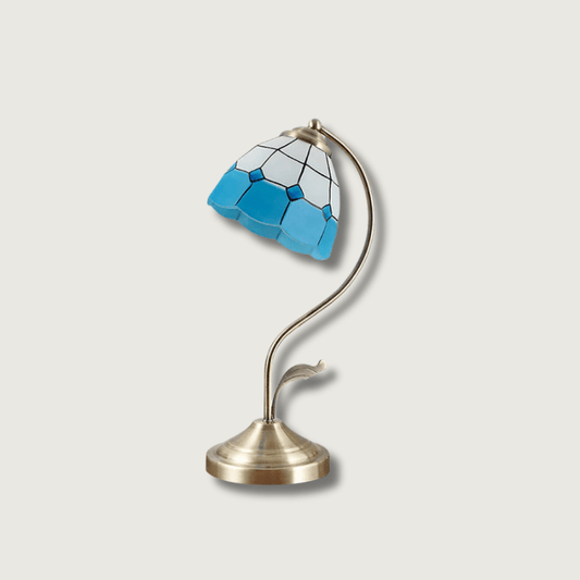 EleganceBloom – Guld bordlampe med hvid og blå glasblomst