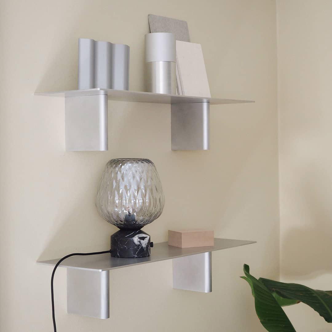 GlowBlazer - Moderne bordlampe med glasskærm og stemningslys