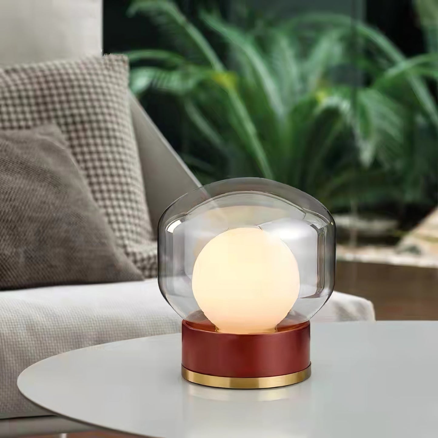 BouleLuxe - Bordlampe med geometrisk stil og varm atmosfære