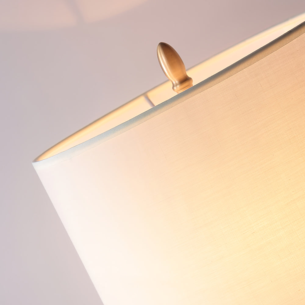 BrassLuxe – Vintage guld bordlampe med stofskærm