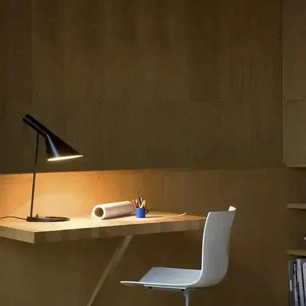 PureGlow - Simple Table Lamp