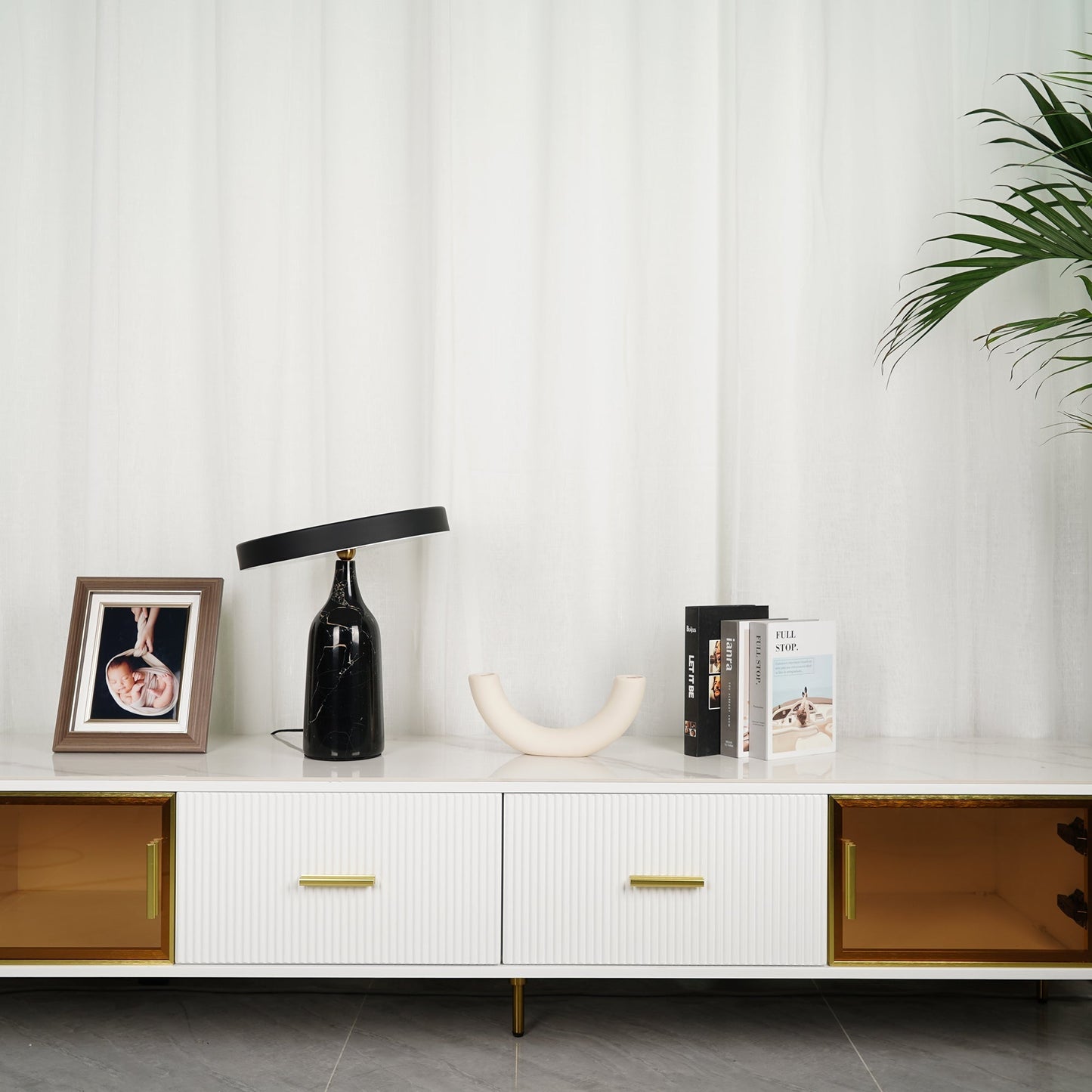 LuxeEddy - Bordlampe med elegant design og subtil lysfordeling
