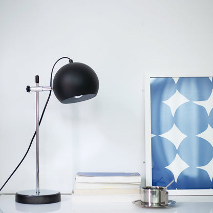 OptiLight – Stilfuld bordlampe med roterbart hoved