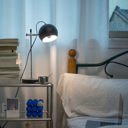 OptiLight – Stilfuld bordlampe med roterbart hoved