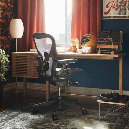 NelsonGlow - Classic Table Lamp with Steel Base