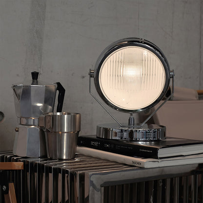ChromeLuxe – Moderne bordlampe i metal og glas
