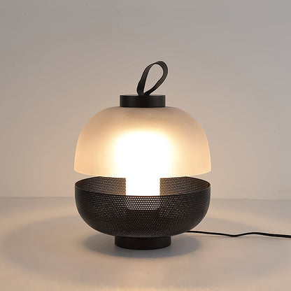 CenturyLuxe - Bordlampe med luksuriøst design og intim belysning