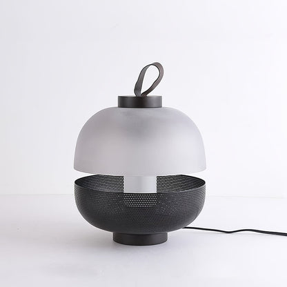 CenturyLuxe - Bordlampe med luksuriøst design og intim belysning