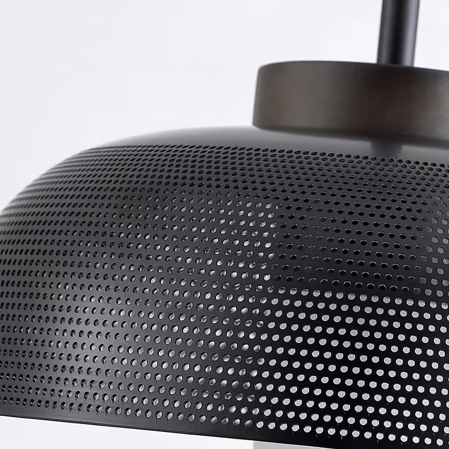 CenturyLuxe - Bordlampe med luksuriøst design og intim belysning