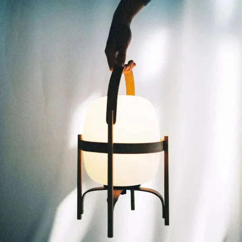 CestaLuxe - Træ- og Lys Bordlampe